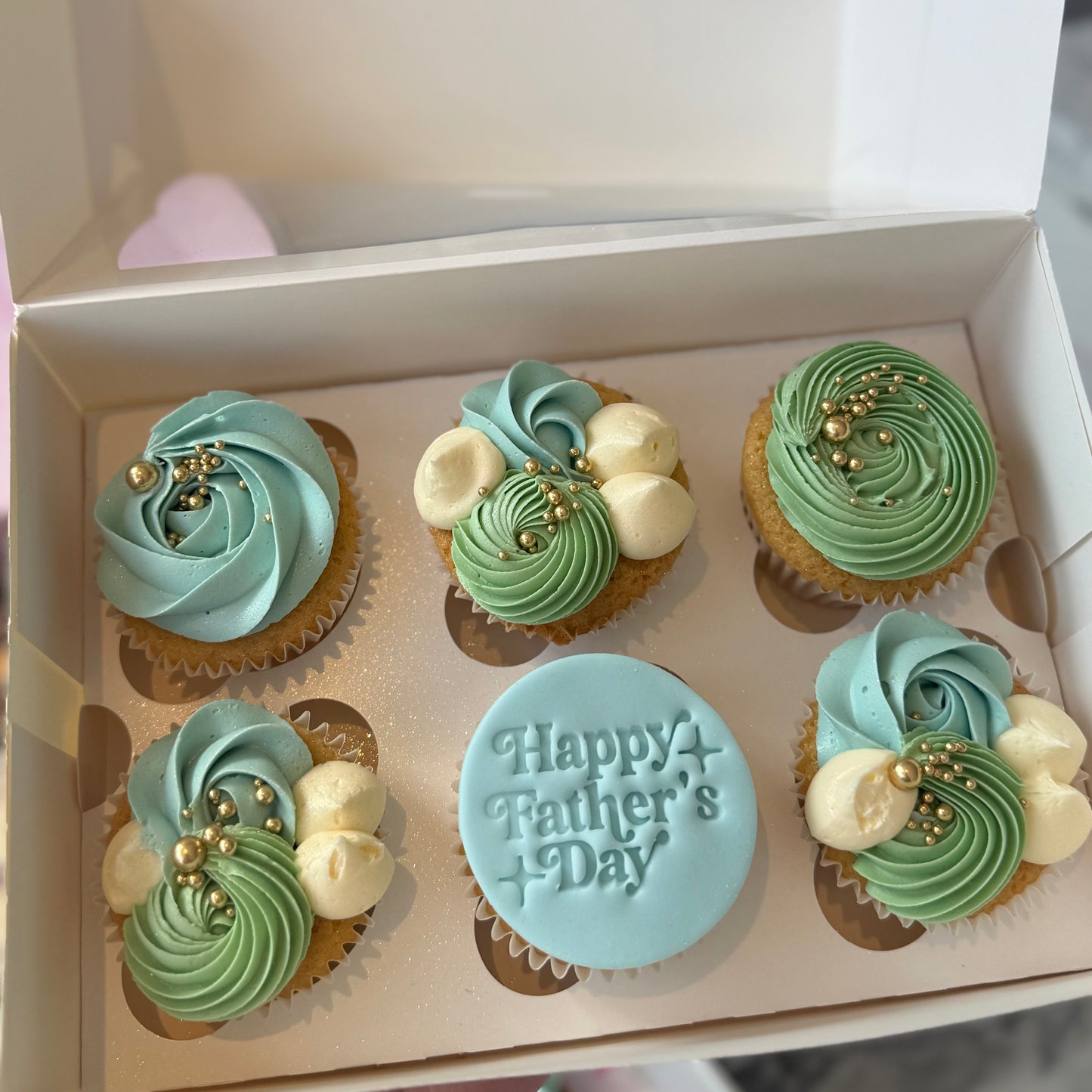 Father’s Day Vanilla & Jam Cupcakes